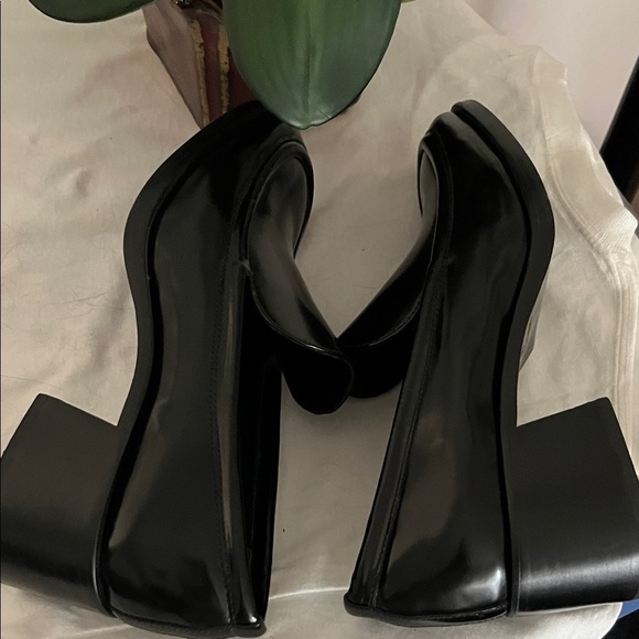 Reformation Noah Black PatenHeeled Loafers - Picture 7 of 11